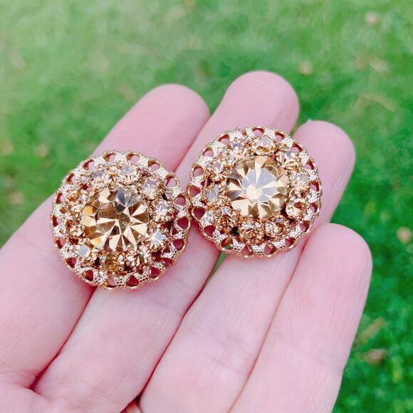 VTG 50s Gold Tone Champagne Rhinestone Dome Clip On Earrings Mid Century Sparkly - Picture 2 of 8